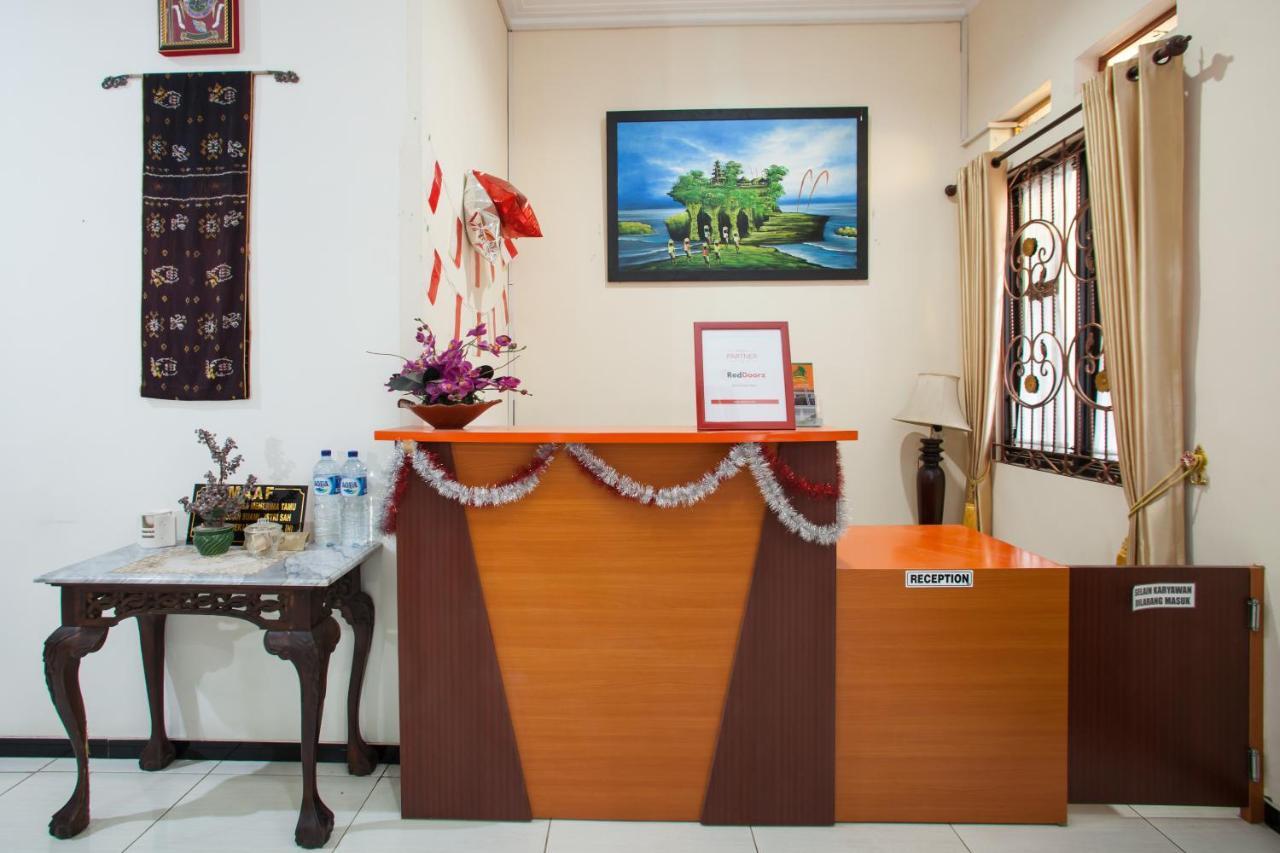 Reddoorz Syariah Near Singha Merjosari Park Malang Bagian luar foto