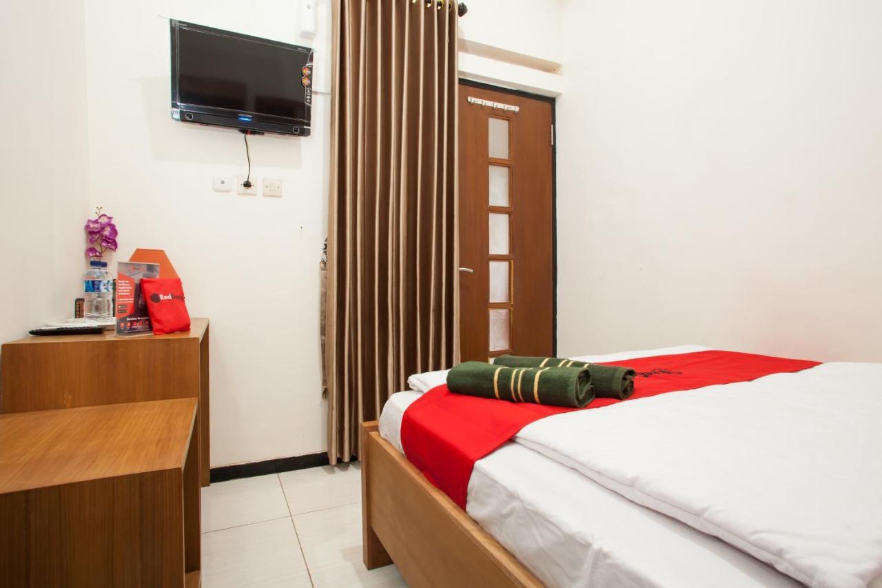 Reddoorz Syariah Near Singha Merjosari Park Malang Bagian luar foto